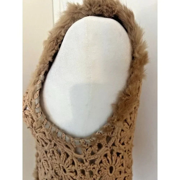 Vintage Cozzi Small Boho Crochet Vest Rabbit Fur Trim Western Festival Hipster - Picture 6 of 7